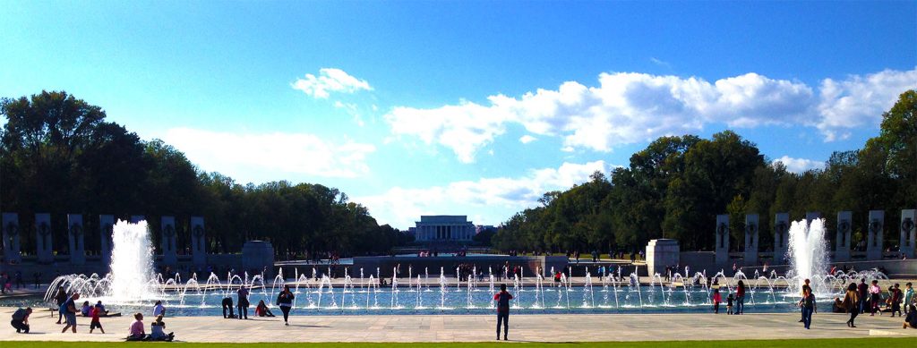 The Lincoln Memorial overlooks the National WWII Memorial